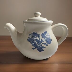 Pfaltzgraff Yorktowne 5c Teapot w/ Lid Stoneware With Blue Flowers 550Y